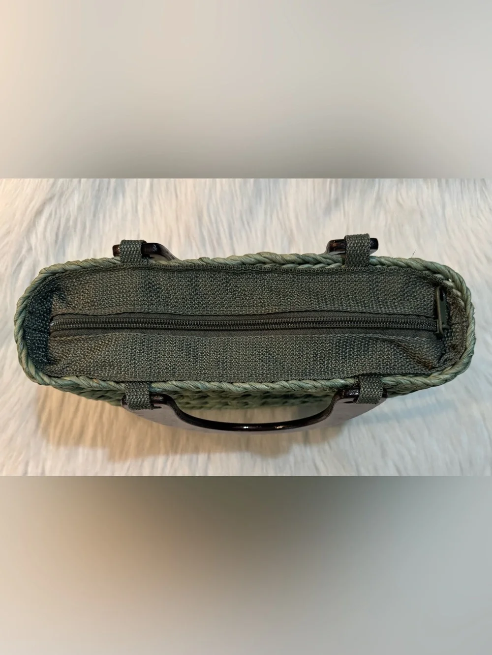 Ladies Unbranded Small Raffia Woven Satchel With Wooden Handles Sage Green GUC